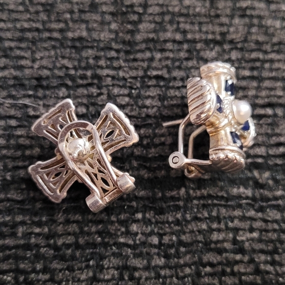 Elegant Gold and Black Cross Earrings - Picture 3 of 4